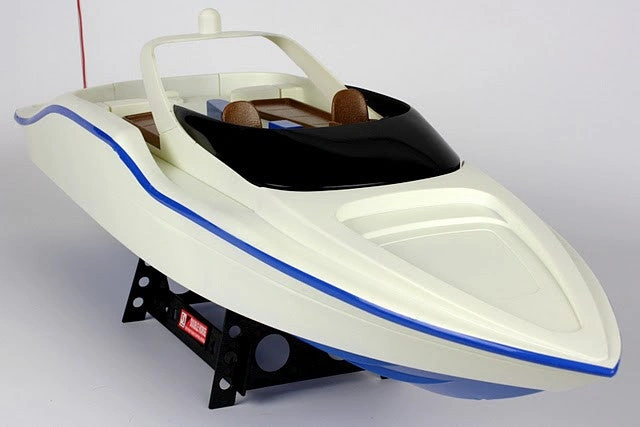 Unleash the Speed: Large RC Racing Boat - Ready to Race!